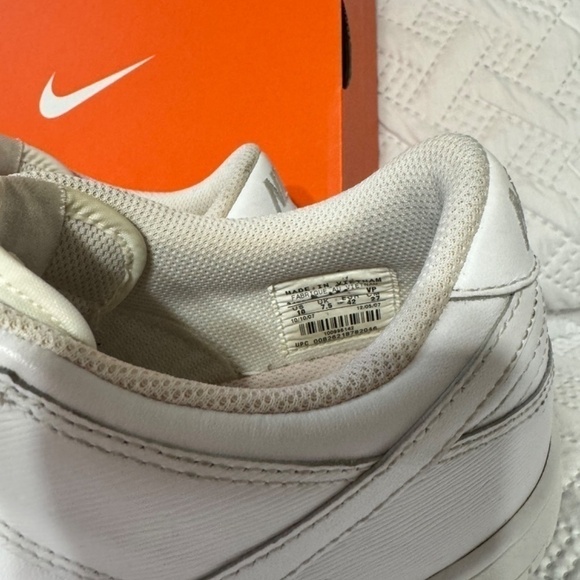 Nike Dunks Triple White 2007 ‘07 Woman Lady Size 10 Sneakers Running Shoes - Picture 4 of 9